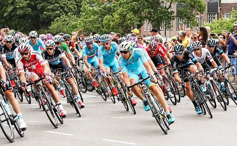 全球顶级体育盛事排行榜：冠军军团的荣耀与挑战